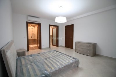 cdec900e-b1bc-40aa-9ccb-14d5251d8e05