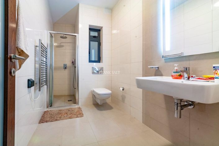 Image No.9-Propriété de 3 chambres à vendre à Malta