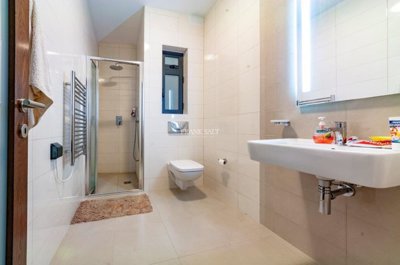 22aed12c-d652-44f6-ae1d-48972010e631