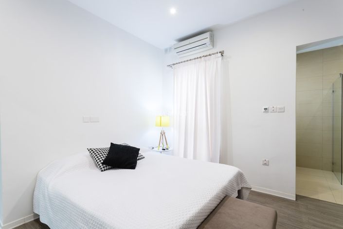 Image No.20-3 Bed Property for sale
