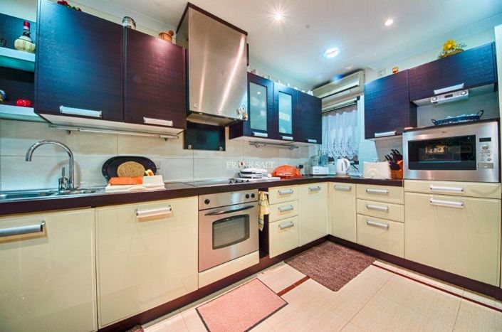 Image No.3-Propriété de 3 chambres à vendre à Sliema