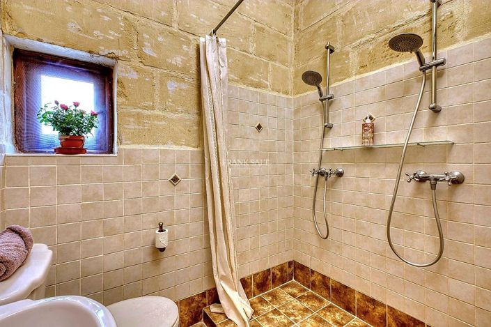 Image No.21-Propriété de 5 chambres à vendre à Gharb