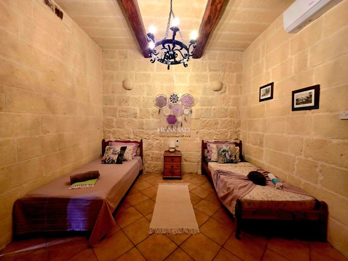 Image No.22-Propriété de 5 chambres à vendre à Gharb