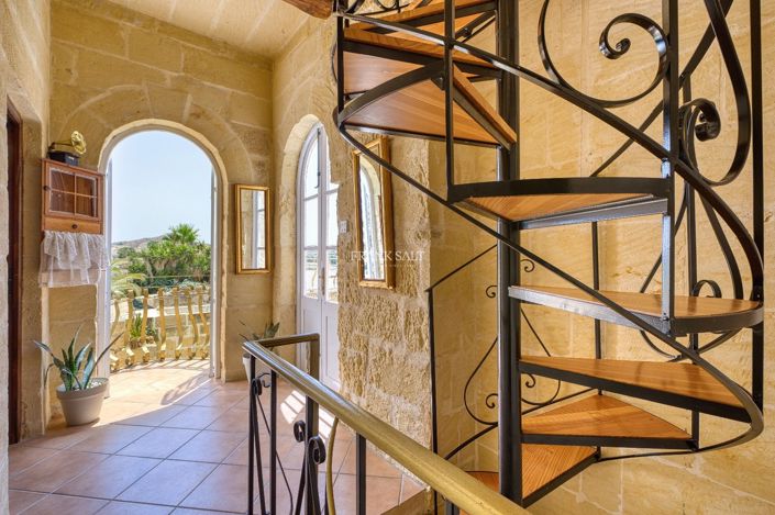 Image No.4-Propriété de 5 chambres à vendre à Gharb