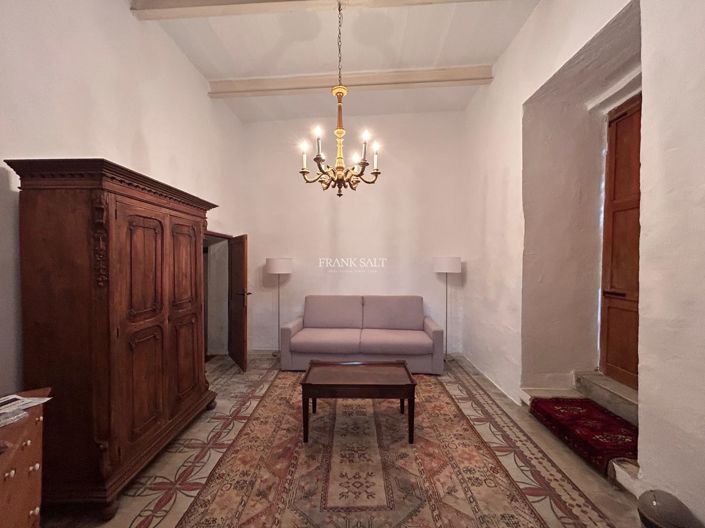 Image No.11-Propriété de 6 chambres à vendre à Senglea
