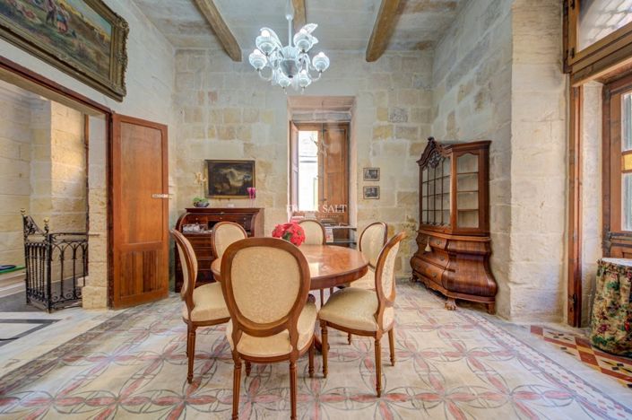 Image No.6-Propriété de 6 chambres à vendre à Senglea