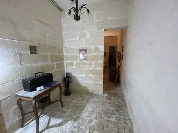 2a9a0256-ab31-42a4-93c1-bedec533ad84