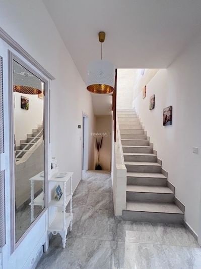 Image No.4-Propriété de 6 chambres à vendre à Xewkija