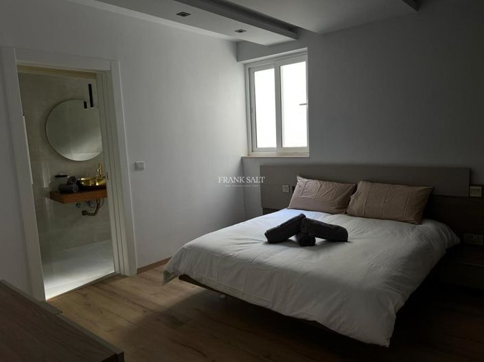Image No.6-3 Bed Property for sale