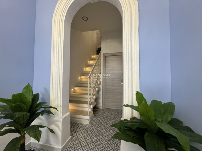 Image No.4-3 Bed Property for sale