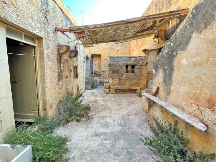 Image No.3-3 Bed Property for sale