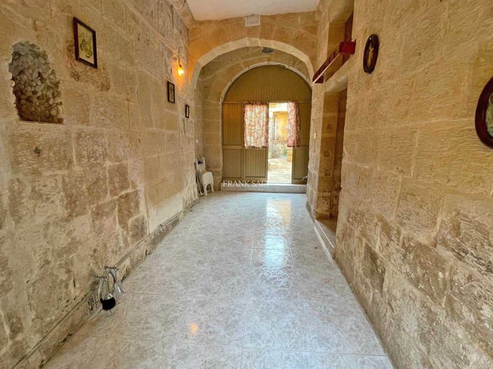 Image No.6-3 Bed Property for sale