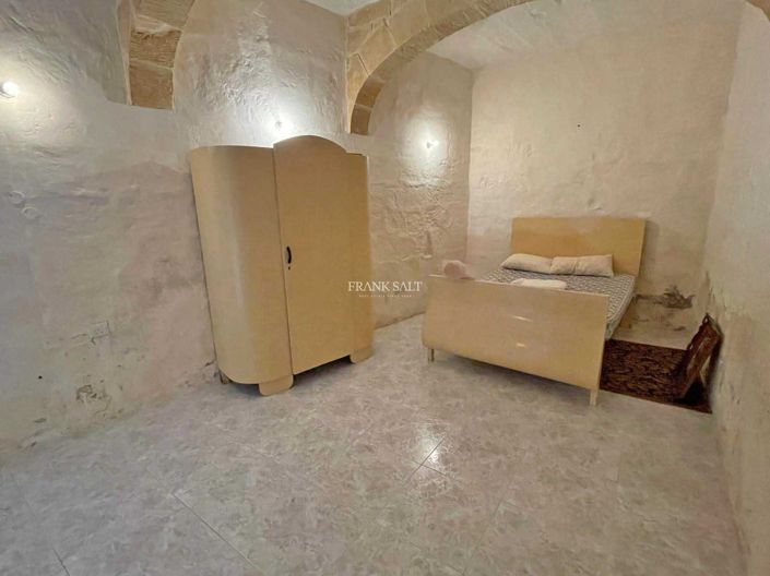 Image No.9-3 Bed Property for sale
