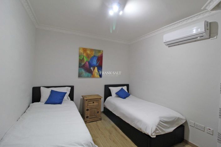 Image No.11-3 Bed Property for sale