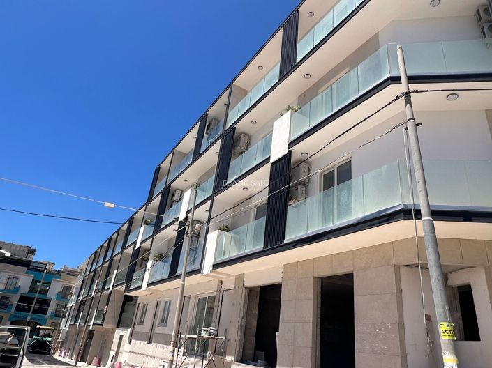Image No.12-2 Bed Property for sale