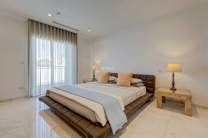 Image No.11-3 Bed Property for sale