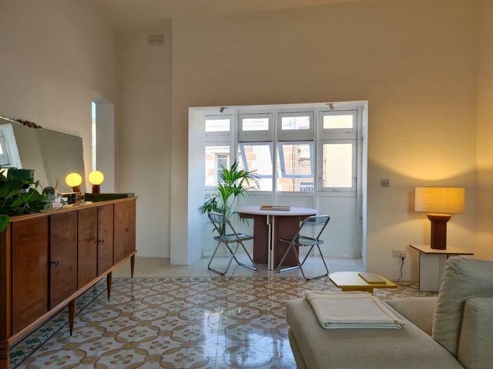 Image No.2-1 Bed Property for sale