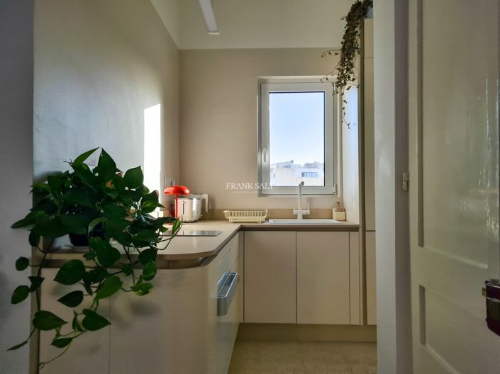 Image No.4-1 Bed Property for sale