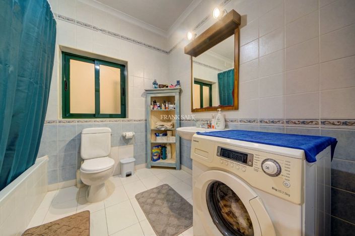 Image No.16-2 Bed Property for sale