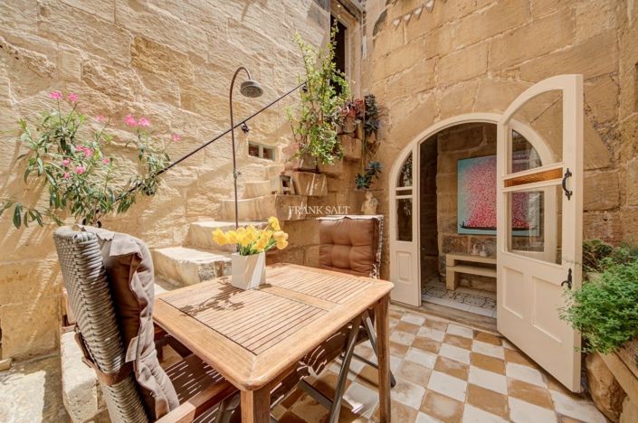 Image No.16-2 Bed Property for sale