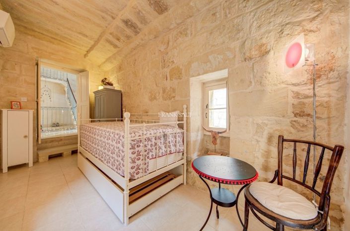 Image No.8-2 Bed Property for sale