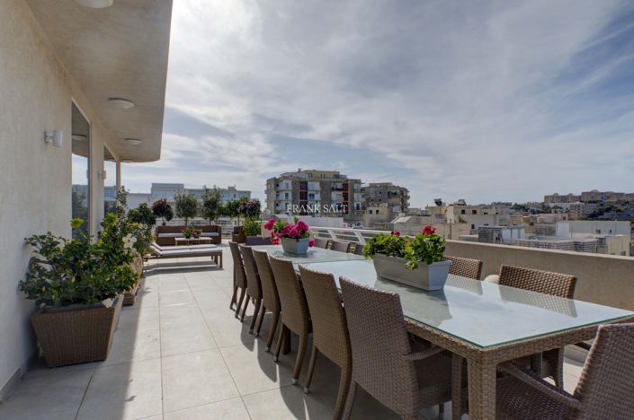 Image No.5-Propriété de 4 chambres à vendre à Swieqi