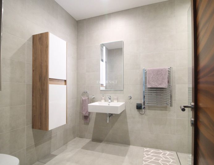 Image No.11-Propriété de 1 chambre à vendre à Malta