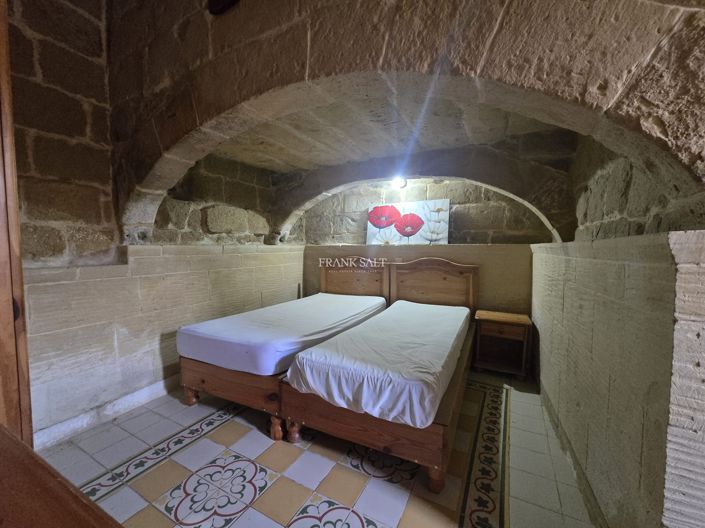 Image No.3-Propriété de 5 chambres à vendre à San Lawrenz