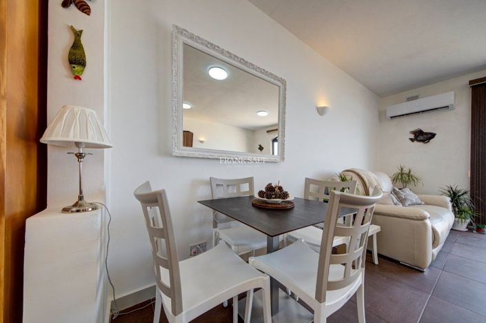 Image No.12-1 Bed Property for sale