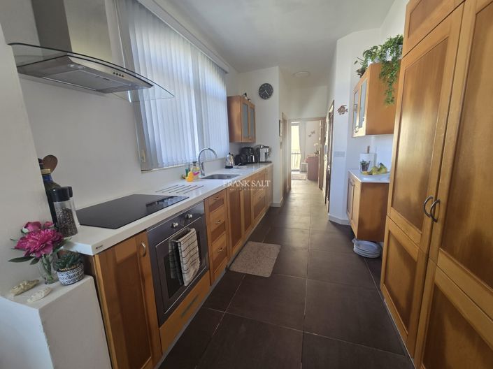 Image No.8-Propriété de 1 chambre à vendre à Qala