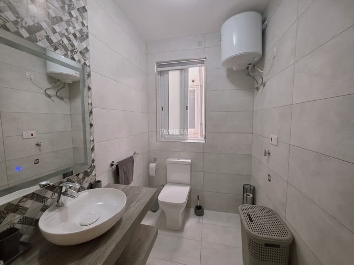 Image No.6-Propriété de 2 chambres à vendre à Ghajnsielem