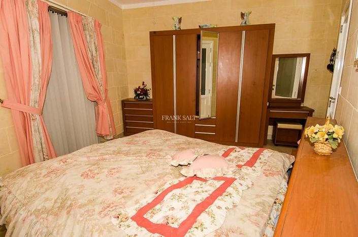 Image No.5-Propriété de 2 chambres à vendre à Ghajnsielem