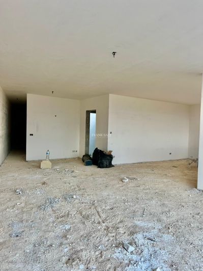 Image No.12-Propriété de 3 chambres à vendre à Ghajnsielem