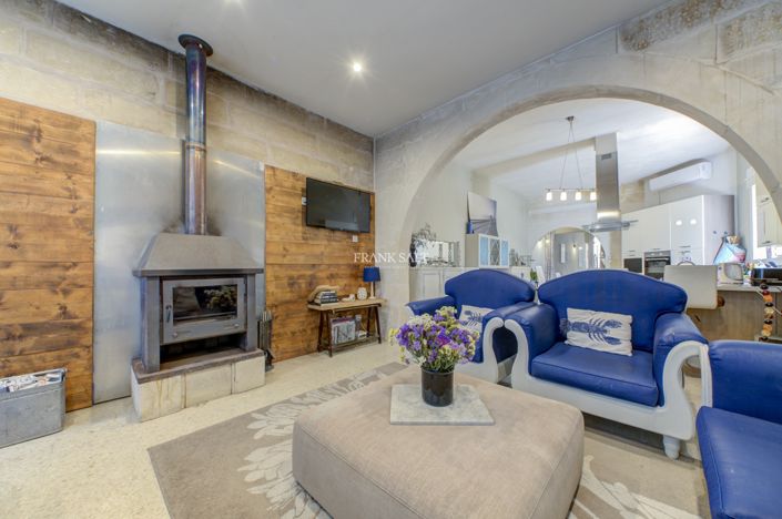 Image No.3-5 Bed Property for sale