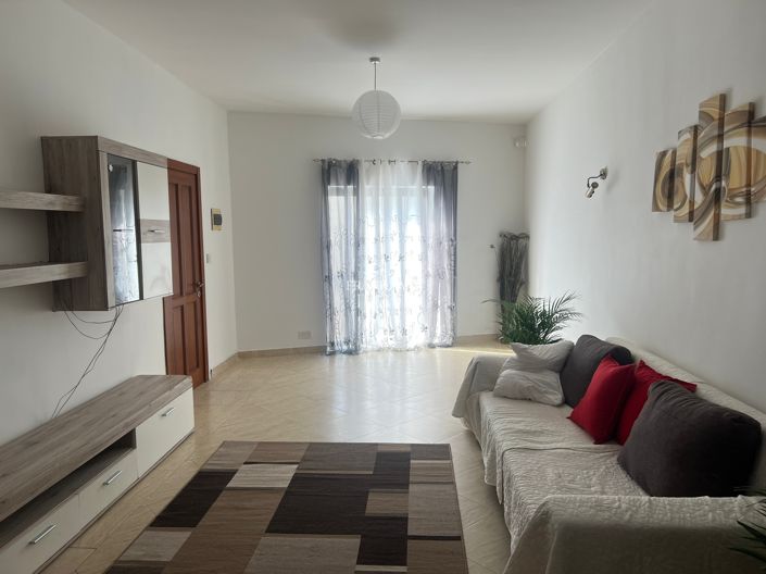Image No.2-Propriété de 3 chambres à vendre à Zabbar