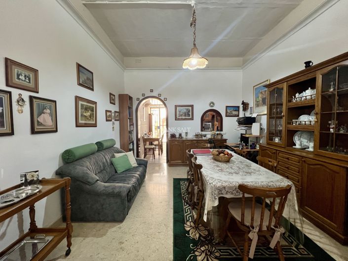 Image No.4-3 Bed Property for sale