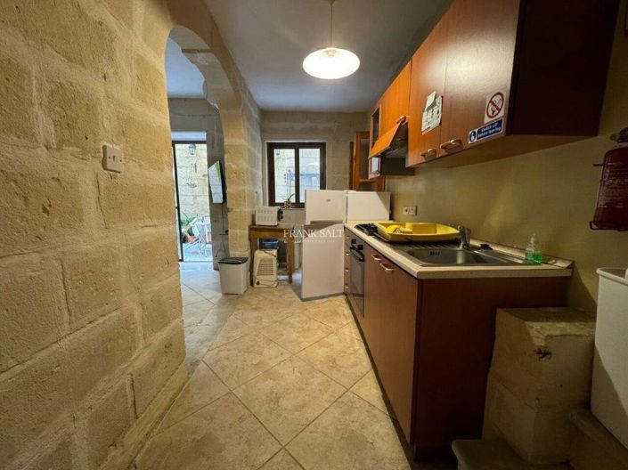 Image No.4-5 Bed Property for sale