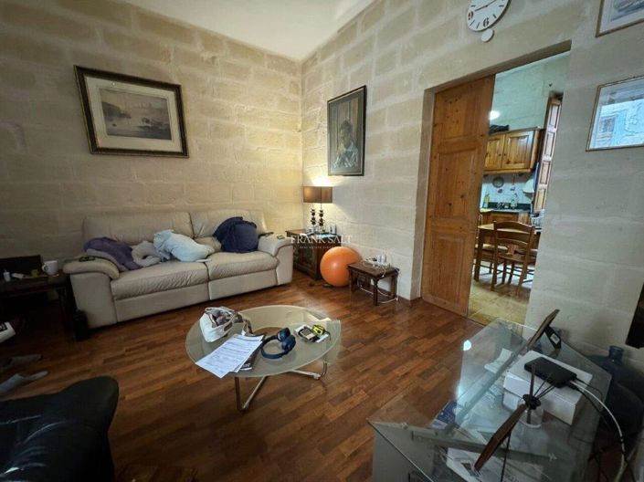 Image No.5-5 Bed Property for sale