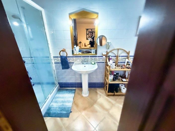 Image No.14-3 Bed Property for sale