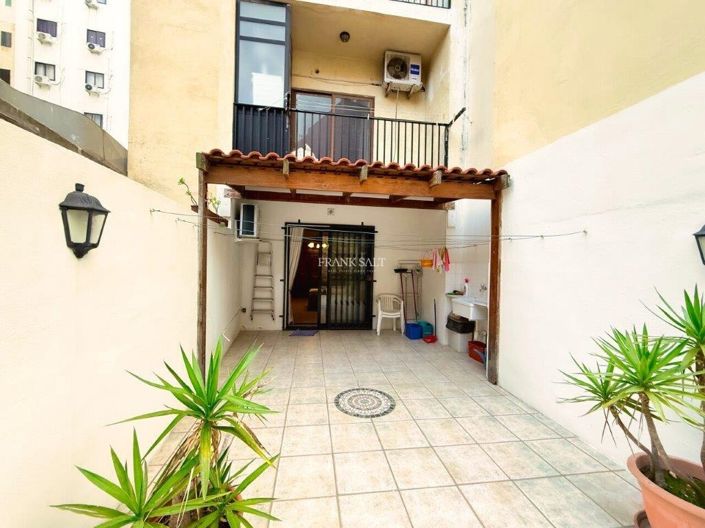 Image No.17-3 Bed Property for sale