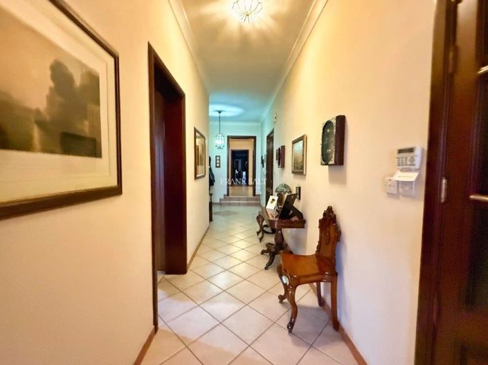 Image No.7-3 Bed Property for sale