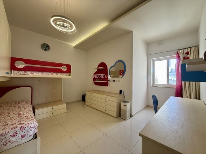 Image No.9-3 Bed Property for sale