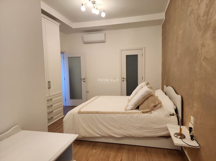 Image No.7-2 Bed Property for sale