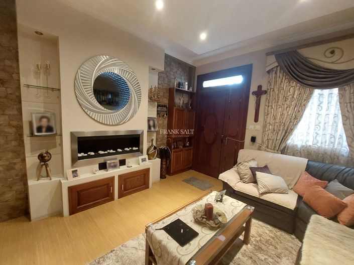 Image No.3-2 Bed Property for sale