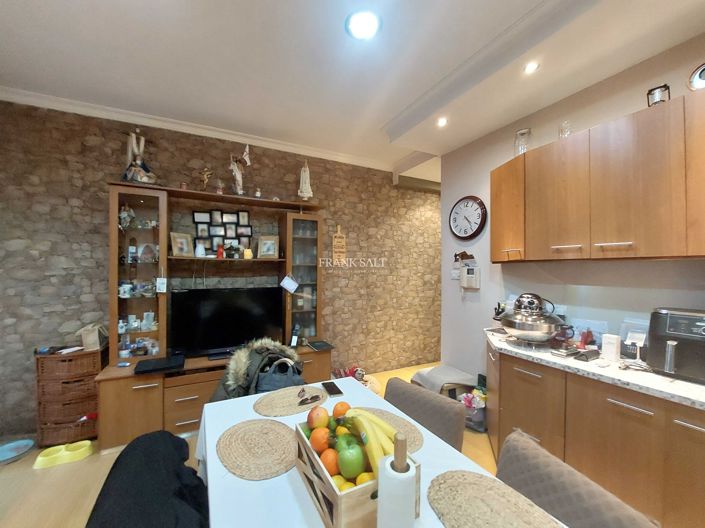 Image No.6-2 Bed Property for sale