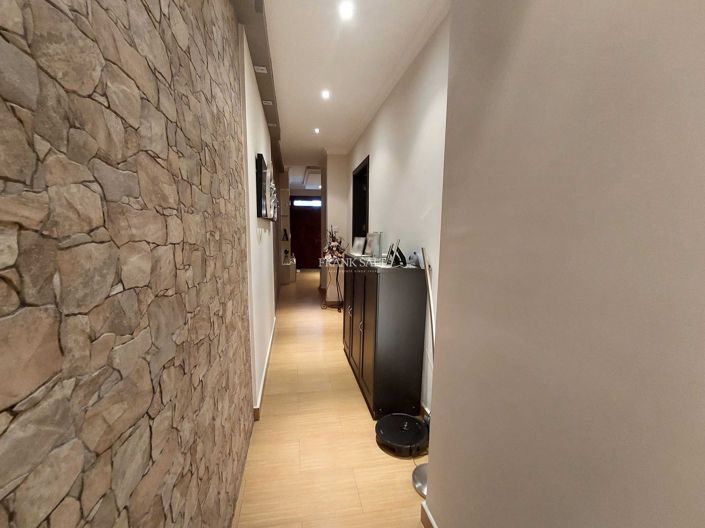 Image No.7-2 Bed Property for sale