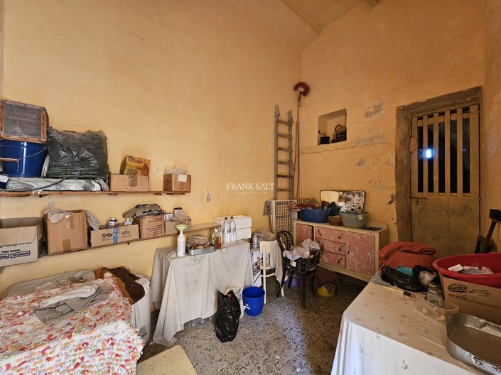 Image No.19-3 Bed Property for sale