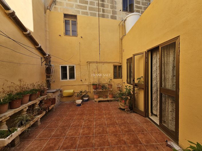 Image No.2-3 Bed Property for sale