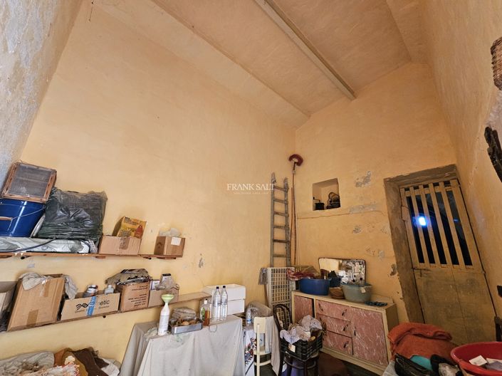 Image No.20-3 Bed Property for sale