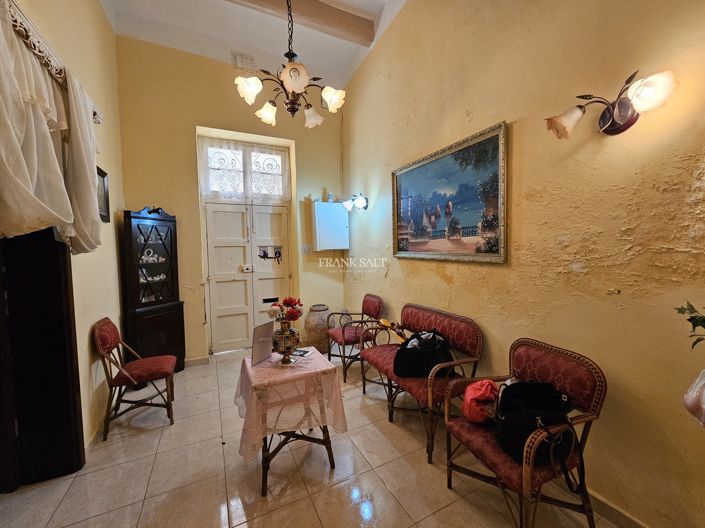 Image No.3-3 Bed Property for sale
